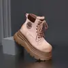 Botas Femininas Estilo Martin 2026 Temperamento Novo Estilo Aumento de Altura Sola Grossa Botas Curtas Retrô Versátil Estiloso Botas Mais Vendidas Botas Amarelas Grandes