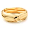 Comercio electrónico transfronterizo marca europea y americana simple, elegante, único, elegante cuadrado liso textura metálica pulsera abierta de brazalete