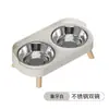 Los tazones de acero inoxidable para perros y gatos más vendidos de Amazon son antiderrames, tazones dobles diseñados para proteger la columna cervical y evitar que la comida se derrame.