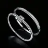 Pulseira de Aço Inoxidável Popular Transfronteiriça para Mulheres, Pulseira de Cintura Fina com Diamantes Quadrados de Alto Padrão com Diamantes, Joia Popular Popular de Aço de Titânio de Luxo Leve