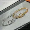 Pulsera V Gold Love Home Cerdo Nariz Oro Blanco 18K H Incrustada Completamente con Diamantes Cierre Letra Q Moda Pulsera de Gama Alta Suministro Directo Regalo