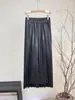 Pantalones Nuevos de Cuero PU Estilo Chino Casual Color Sólido Otoño 2025 Nuevo Diseño Estilo Nacional Pantalones Casuales de Moda Versátiles para Mujer