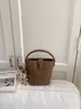 Bolso Cubo de Gama Alta para Mujer 2026 Nuevo Vintage Lujo Ligero Bolso de Hombro Súper Popular Versátil Bolso Cruzado Venta al por Mayor Transfronteriza