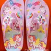 Pantuflas Chanclas para Niñas Dibujos Animados Niñas Lindas Verano 2024 Nueva Llegada Chanclas Hogar Suela Suave Antideslizantes Zapatos para Niñas