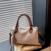 Bolsa de ombro grande de estilo europeu e americano, soft-shell, nova para 2026, transfronteiriça, bolsa transversal moderna e versátil para o dia a dia, bolsa feminina