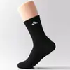 Meias Mais Vendidas Transfronteiriças para Homens, Meias Esportivas de Cano Médio Absorventes de Suor e Resistentes a Odores, Meias Masculinas de Corte Baixo para Todas as Estações