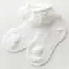 Calcetines de Bebé 2026 Verano Malla Fina para Niñas Calcetines de Seda de Hielo Cristal Patrón de Ola Antienganches Corte Libre