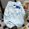 Sentido del Diseño 2025 Otoño e Invierno Sudadera con Capucha Versátil Casual para Mujer Estilo Americano Estampado de Cachorro con Auriculares Top Tie-Dye para Estudiante