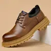 Zapatos de Hombre Nuevos de Suela Blanda Zapatos Grandes de Cuero Estilo Coreano Casual Versátiles Retro Estilo Británico Zapatos de Trabajo Modernos