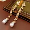 Pendientes Exagerados Vintage con Agujas de Plata, Borlas Florales Incrustadas de Diamantes, Clips para Orejas de Perla, Pendientes Retro de Alta Gama para Mujer