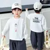 Camiseta de Manga Larga para Niños Primavera 2026 Nuevo Estilo Camiseta Blanca Infantil Top de Primavera y Otoño para Niños Ropa Interior para Estudiantes de Primaria Fresca