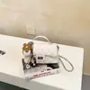 Bolso cuadrado pequeño de moda transfronterizo 2026, elegante y versátil, bolso de hombro y cruzado estilo Chanel para mujer, bolso de lujo con cadena para mujer