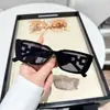 Nuevas Gafas de Sol Rectangulares Pequeñas Europeas y Americanas para Mujer Estilo Fotografía Callejera Pareja Elegante Ins Protección Solar de Gama Alta