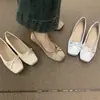 Sapatos de vovó versáteis e confortáveis para o dia a dia, sem cadarço e com bico quadrado, sapatilhas de cetim estilo francês, brisa suave da noite, para mulheres
