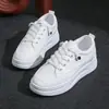 Nuevos Zapatos Blancos Casuales de Suela Gruesa Estilo Británico Otoño/Invierno 2025 para Mujer Moda de Comercio Exterior Color Sólido Venta al por Mayor Zapatos McQueen