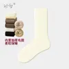 Calcetines altos hasta la rodilla para mujer en invierno, calcetines largos forrados de felpa, calcetines gruesos y cálidos hasta el muslo para mujer, calcetines para dormir de otoño e invierno.