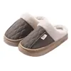 Pantuflas de algodón impermeables para mujer, nuevo estilo otoño/invierno 2026, pantuflas para el hogar de interior, suela gruesa, antideslizantes, estilo de hombre