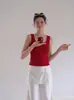 Camisola de punto de seda helada chic estilo francés rojo para mujer, diseño de verano, top tipo camiseta sin mangas de nicho 408