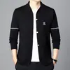 Cárdigan de Punto para Hombre 2025 Otoño Nueva Moda Extranjera Elegante con Cuello Bordado Chaqueta Suéter Casual para Hombre