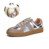 Zapatillas de entrenamiento alemanas para mujer de cuero genuino, nuevas zapatillas deportivas planas de otoño 2026, zapatillas blancas casuales versátiles de suela plana para mujer, de moda