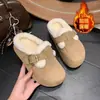 Pantuflas tipo Birkenstock de suela gruesa, forradas de felpa, con cubiertas de felpa en la punta, calzado de exterior para mujer, nuevas botas de nieve de invierno 2026, estilo media pantufla