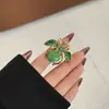 Anillo de Abeja con Esmalte Retro Europeo y Americano para Mujer Ins Pequeña Fragancia Colorido Fruta Diamante Animal Anillo de Lujo Accesible