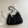 Bolsa Tote Nova 2026 com Visual Vintage Desgastado para Mulheres, Bolsa de Ombro Transversal Grande Capacidade para o Trabalho, Mochila Versátil e Fashion