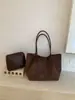 Bolsa tote retrô para mulheres, grande capacidade, adequada para o trajeto diário, uma nova bolsa de ombro para a temporada outono/inverno de 2026, perfeita para estudantes universitários usarem nas aulas