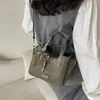 Bolso cubo, versátil y elegante, con una lujosa textura de gamuza, un bolso cruzado de moda, un nuevo bolso de hombro de nicho y moderno para mujer, 2026
