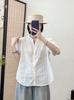 Verano Nuevo Estilo Retro Color Sólido Bordado Artístico Transpirable Casual Camisa de Manga Corta Top Holgado Cuello en V Venta al por Mayor