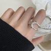 Anillo liso nuevo para mujer en Xiaohongshu, popular estilo nuevo de verano, diseño de nicho estilo Ins, anillo moderno simple y versátil