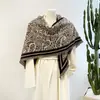 Chal de lujo ligero, estilo old-money, bufanda tipo cachemir, chal triangular versátil para invierno, al por mayor