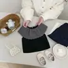 Top sin mangas estilo coreano para niñas, Blusa de bebé negra con volantes de encaje y cuello redondo, Ropa exterior elegante para niñas pequeñas