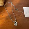 Collar de Corazón de Piedra Natural para Mujer, Nuevo Modelo 2026, Cadena para Clavícula con Acabado de Alta Gama, Cadena Larga de Lujo Ligero para Suéter