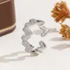 Anillo Abierto de Corazón Europeo y Americano Transfronterizo para Mujer, Anillo de Dedo Índice de Lujo Ligero Microincrustado de Moda, Estilo Celebridad de Internet, Estilo Minimalista