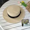 Sombrero de Paja Francés Texturizado Estilo Old Money para Mujer, Fedora de Copa Plana de Verano, Sombrero de Sol para la Playa, Sombrero con Protección Solar con un Toque de Lujo