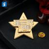 Personalização de crachá deslizante rotativo metal periférico empresarial cultural e criativo logo broche estrela de cinco pontas personalização de crachá de funcionário