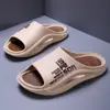 Chinelos de novo estilo desgaste do outono dos homens slip-on chinelos de sola grossa para casa ao ar livre Banho antiderrapante chinelos dos homens