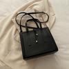 Bolsa de design de nicho feminina estilo ocidental pequena bolsa quadrada 2025 nova bolsa de ombro da moda casual bolsa transversal coreana