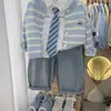 Conjunto de Primavera y Otoño para Niños 2026 Nueva Moda Suéter Chaqueta Camisa Cárdigan Rayado Jeans Conjunto de Tres Piezas