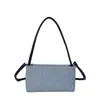 Bolsa Matelassê Retrô, Versátil para o Dia a Dia, Bolsa de Ombro Simples, Design de Nicho de Alto Padrão, Bolsa de Axila Feminina, Bolsa Baguete