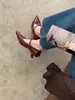 Zapatos Mary Jane de tacón de aguja retro estilo francés 2026 nuevos de punta para commuting con tira en T zapatos de una sola tira