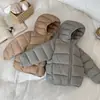 Nueva chaqueta de algodón plumón para niñas, abrigo ligero de algodón para niños, chaqueta de algodón de otoño e invierno para niños, prenda exterior con capucha para niños pequeños