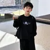 Camiseta básica para niño para primavera y otoño 2026 nuevo modelo, camiseta de manga larga para niños, top interior elegante para niños mayores, niños pequeños