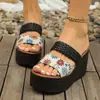 Sandalias y Zapatillas de Plataforma con Cuña para Mujer de Comercio Exterior Transfronterizo para Uso Exterior Verano Nuevo Estilo Plataforma Suela Gruesa Talla Grande Europea y Americana Moda