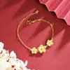 Pulseira Floral de Três Flores da Moda Vietnamita Nova, Estilo Luxo Leve para Mulheres, Estilo Popular de Influenciador, Joia Floral Simples