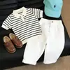 Conjunto de Polo de Verano a Rayas de Manga Corta Estilo Coreano para Niños 2026 Nueva Moda Pantalones Largos Casuales Versátiles para Niños