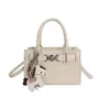 Bolso Pequeño de Moda Retro para Mujer 2026 Primavera Nuevo Estilo Bolso de Hombro Cruzado Bolso de Mano Cuadrado Pequeño Simple de Nicho para Mujer