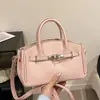 Bolsa de mão de design de nicho transfronteiriça, nova bolsa versátil da moda outono 2026, bolsa de ombro e transversal de alta qualidade