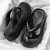 Chanclas de plataforma de 6 cm para mujer, sandalias de verano para exteriores que aumentan la altura de EVA, cómodas chanclas de dedo para la playa